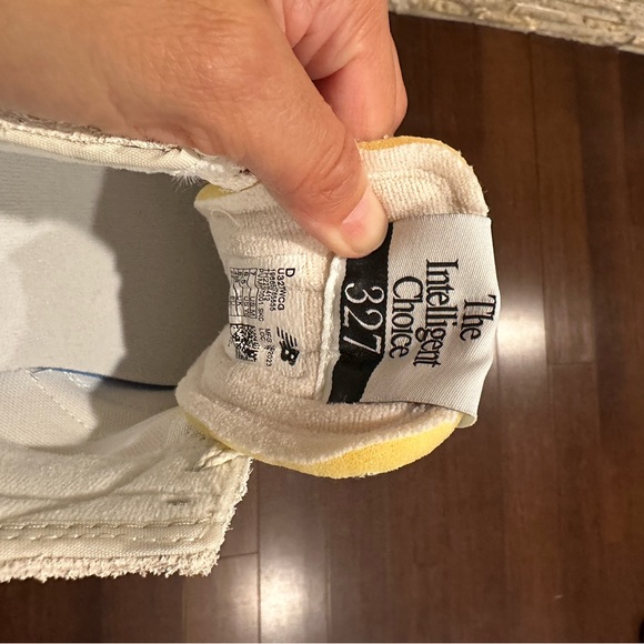 Brand New New Balance 327 - Picture 4 of 5